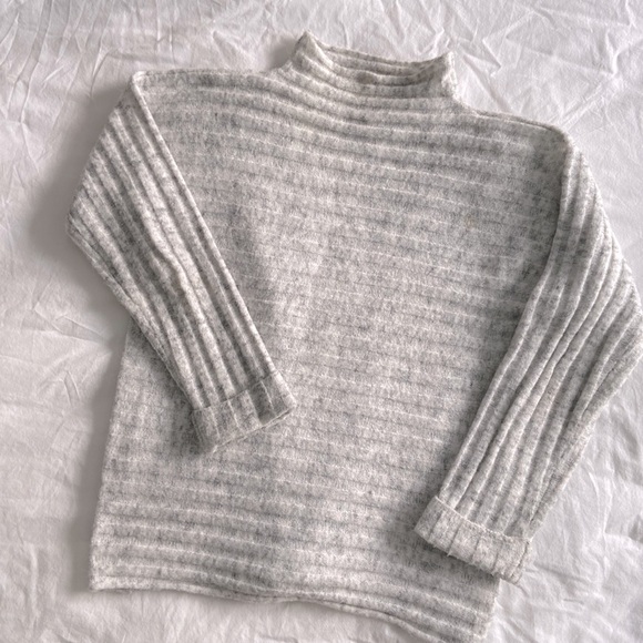 Love, Finn Sweaters - PLENTY Love Finn Ribbed Turtleneck Cropped Knit Sweater | Size S